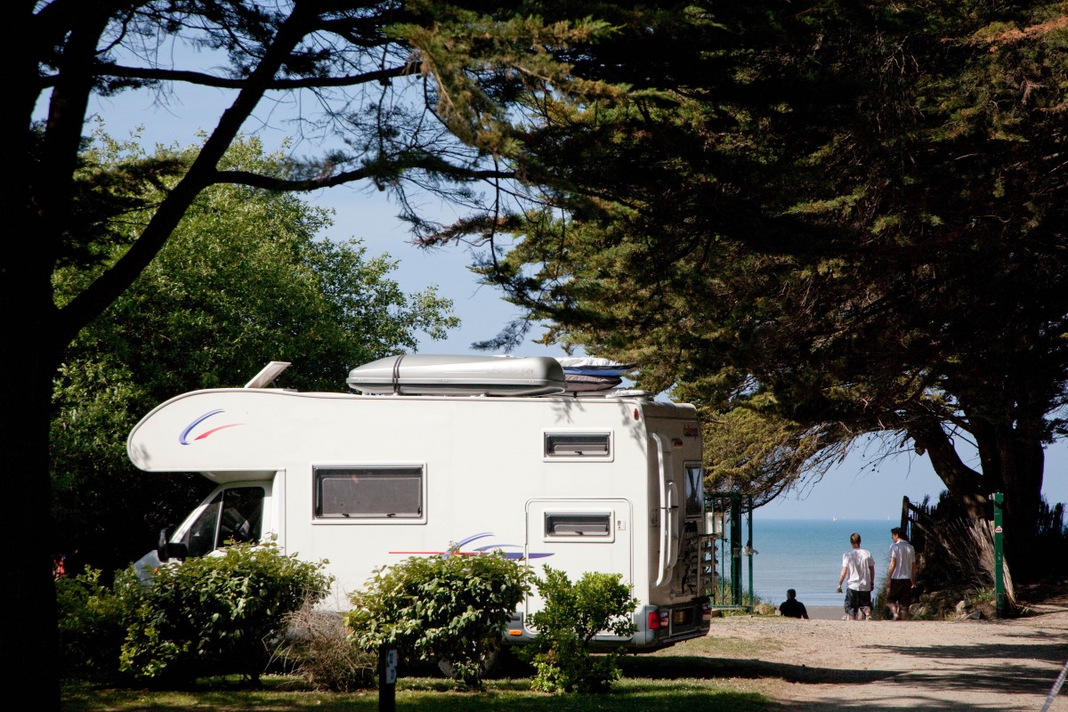 Parking/service areas for motorhomes