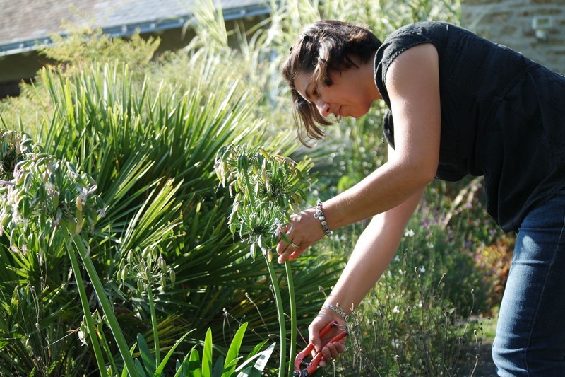 Agnès, à la fois au jardin et au moulin !