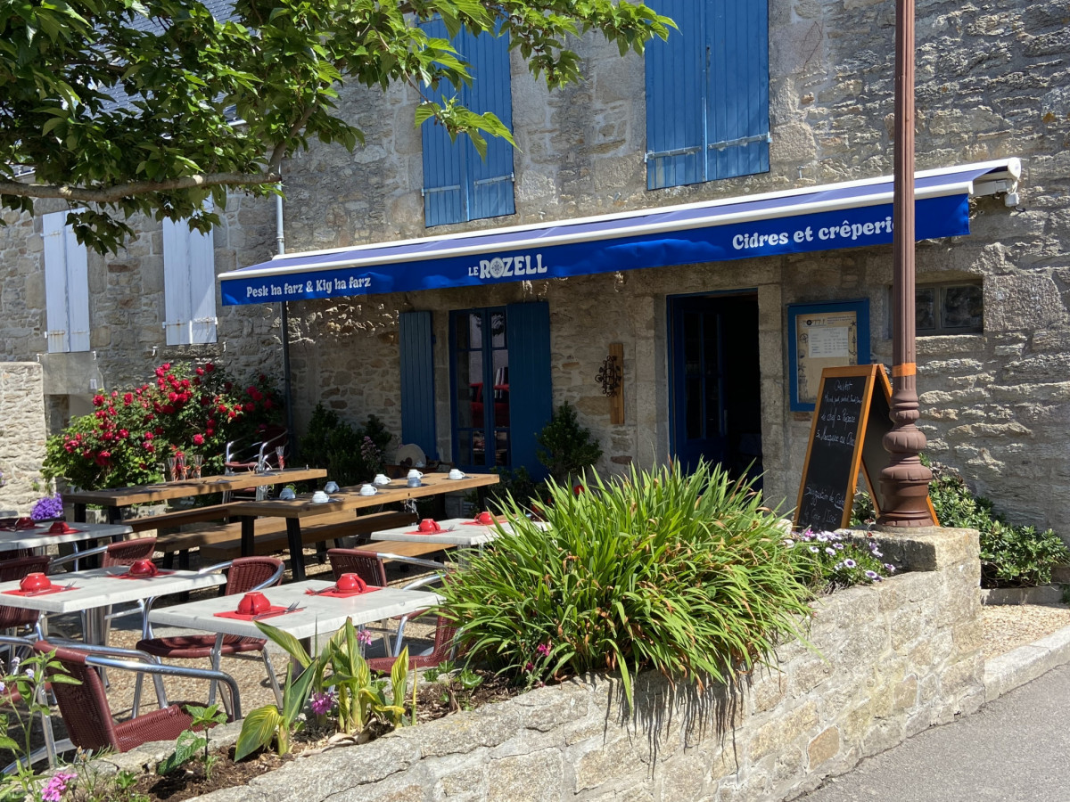 Le Rozell Crêperie table bretonne - Piriac sur Mer - terrasse