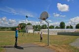 Camping les prairies de l'étang entre l'océan atlantique et la Brière - jeux, balançoires et basket