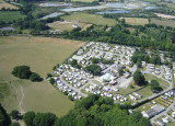 Domaine du Mès, vue aérienne sur le camping et le bassin des marais salants du Mès