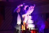 Mariage et coupe de champagne au Cabaret La Plume Rouge - La Chapelle-des-Marais