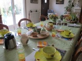 Petit-déjeuner servi à la chambre d'hôtes - La Chapelle-des-Marais en Brière