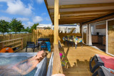 PREMIUM 4 personnes avec spa - camping de la Baie