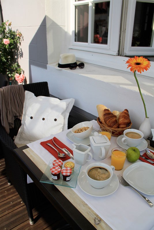 Hôtel Le Relais Marine - Petit-déjeuner en terrasse - Mesquer Quimiac