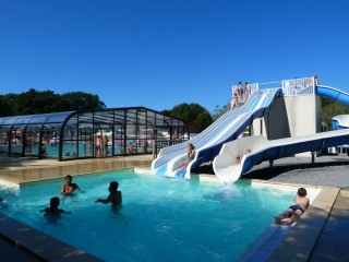 01 - Guérande Camping Le Bréhadour  Piscine avec toboggans