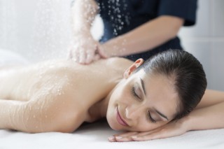 mannequin-massage-sous-pluie-marine-philippe-marchand-debut-2014-fin-31-oct-2024-hd-1783785