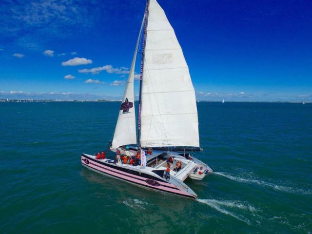 01OFF - Caseneuve Maxi Catamaran