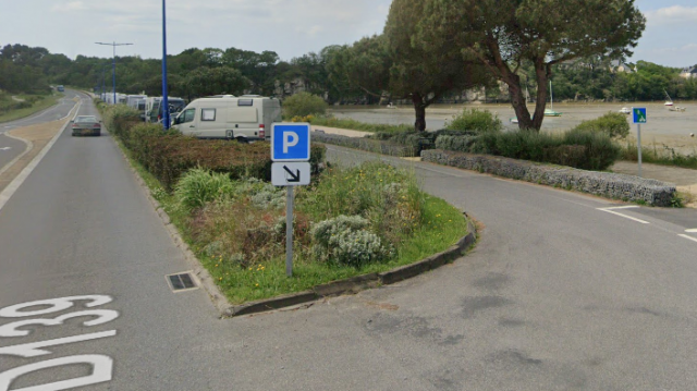 Parking barrage d'Arzal, côté Camoël