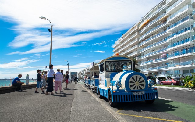 01Petit train touristique - Front de mer - la Baule