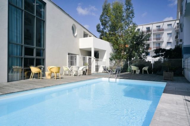 Residence Univéa Appart Hôtel à Saint Nazaire -Piscine extérieure