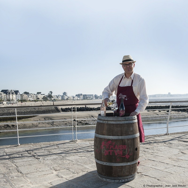 exterieur-port le plaisir dit vin Caviste Le Pouliguen