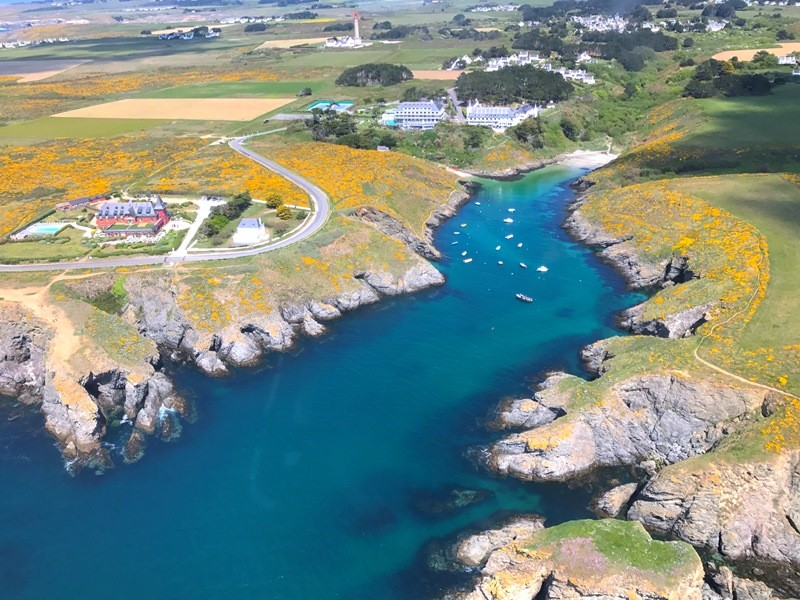 Héliberté - survol de Belle île en mer  en hélicoptère