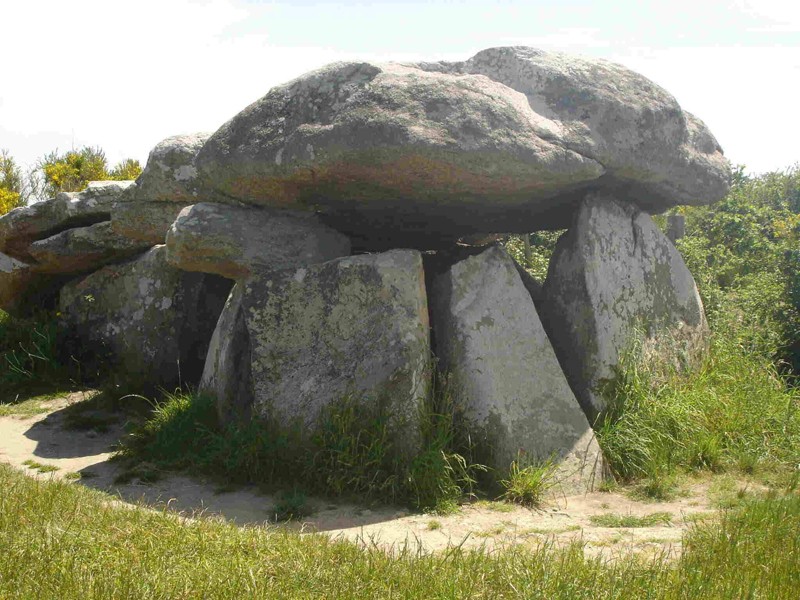 Dolmen de Kerbourg, à Saint-Lyphard : vestige préhistorique Kerhinet