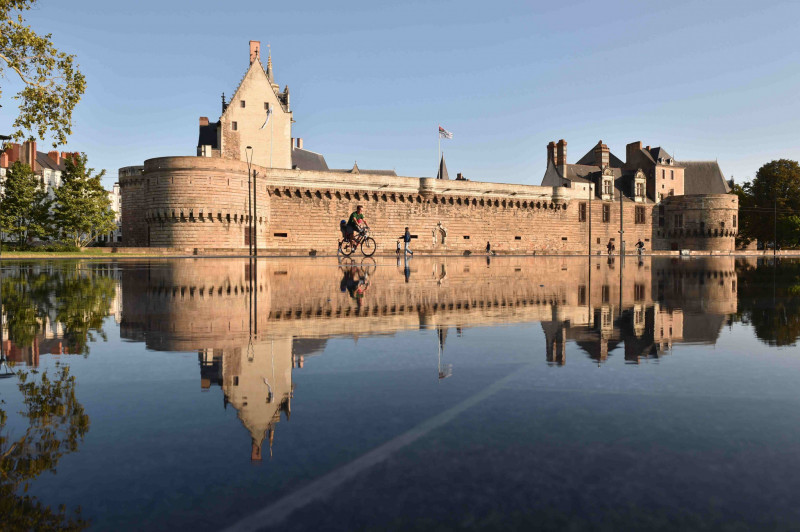 miroir-d-eau-carr-feydeau-nantes-jean-dominique-billaud-lvan-2039540