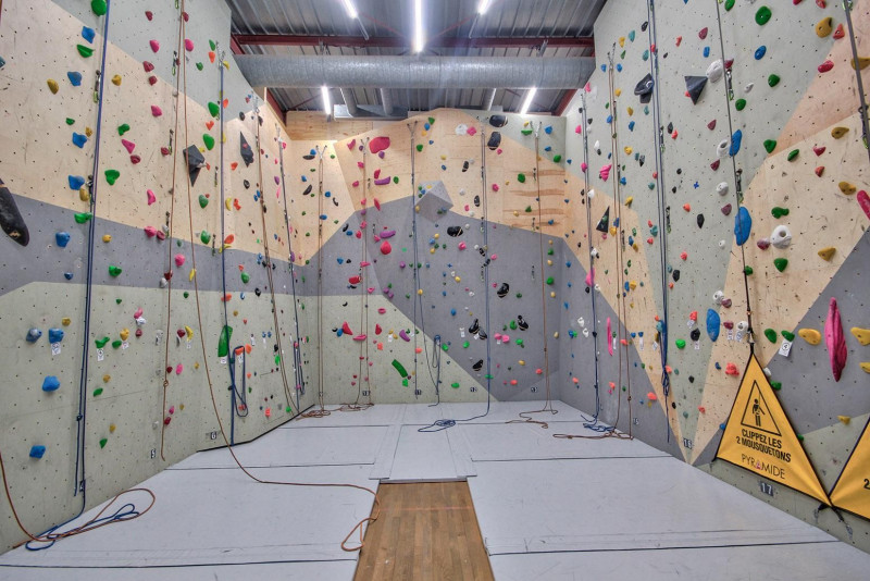 oceanis-sport-club-saintnazaire-pool-escalade-mur-
