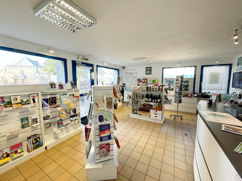 Office de Tourisme de St Lyphard - Intérieur et espace Boutique