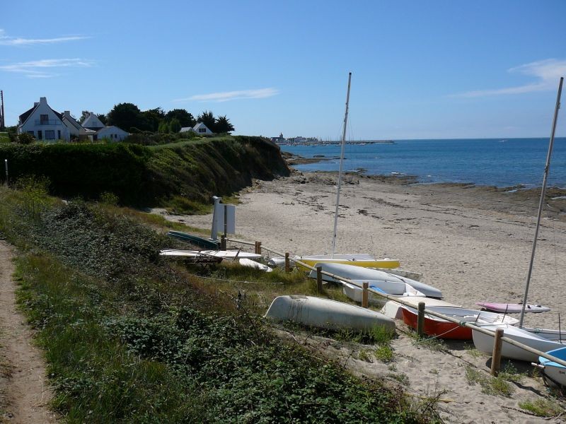 Plage de Port au Loup à Piriac-sur-Mer, vue d'ensemble avec embarcations