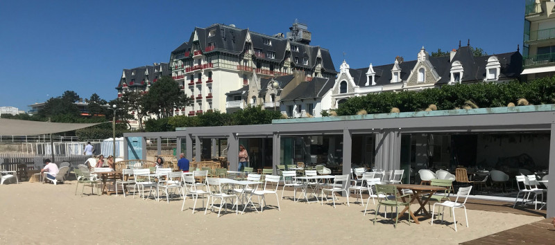 vue-densemble-resto-scaled-2041419 vue-densemble-resto-scaled-2041419