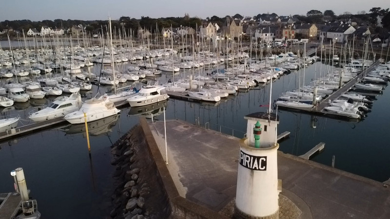Vue sur le port et le phare - Piriac sur Mer - © Camping Les Flots Bleus Vue sur le port et le phare - Piriac sur Mer