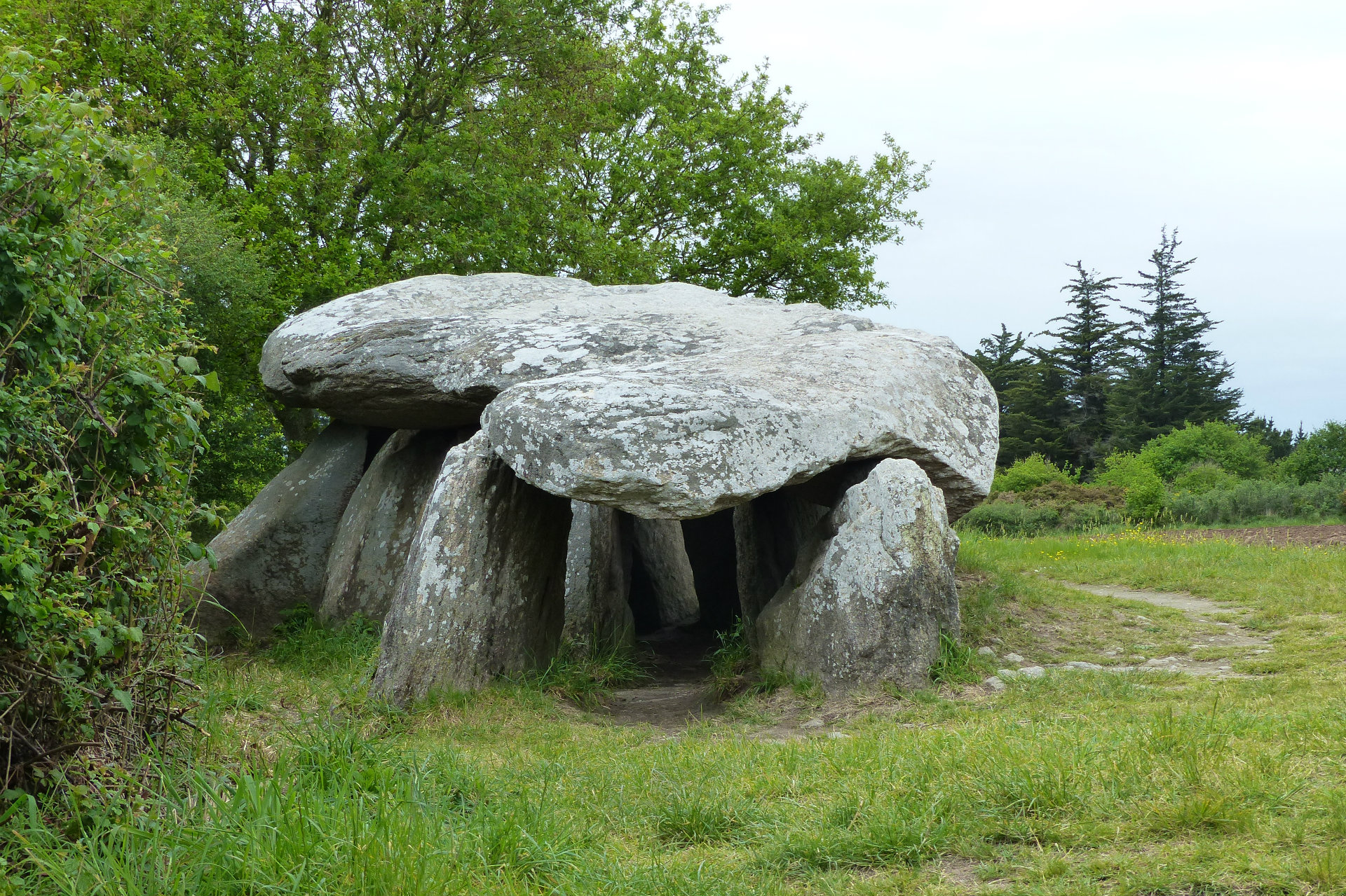 Dolmen de Kerbourg à Saint-Lyphard  - © OTI LBPG