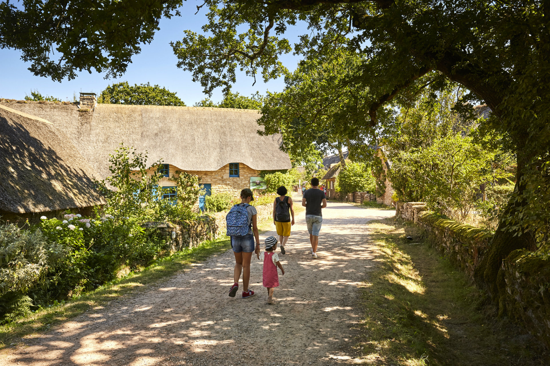 Kerhinet, Dorf mit Schilfgedeckten Häusern in der Brière - © A. Lamoureux