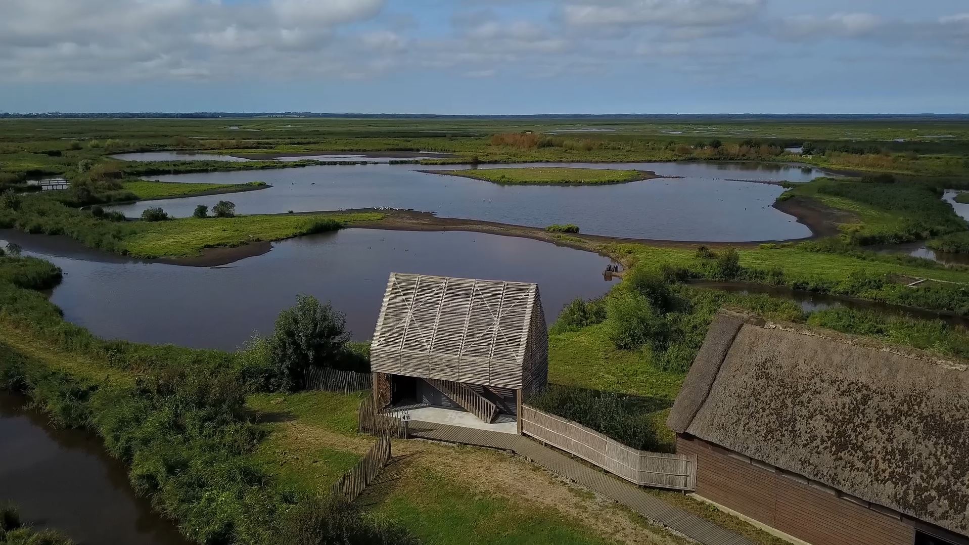 La RNR Marais de Brière - Site Pierre Constant - Observatoire 1 - © TIGER Production