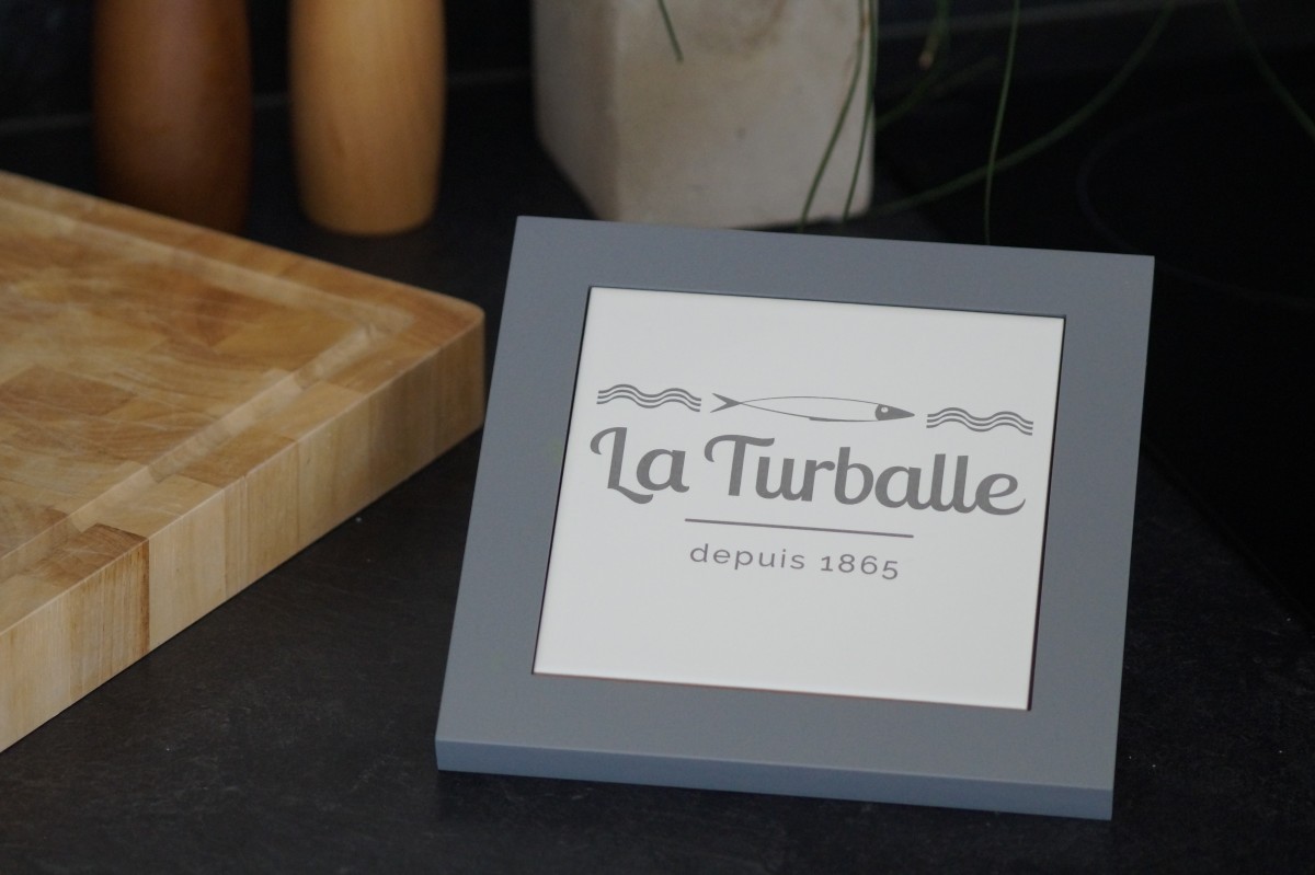 Boutique en ligne - Dessous de plat 1865 La Turballe - Gris clair - Office de tourisme La Baule Presqu'île de Guérande