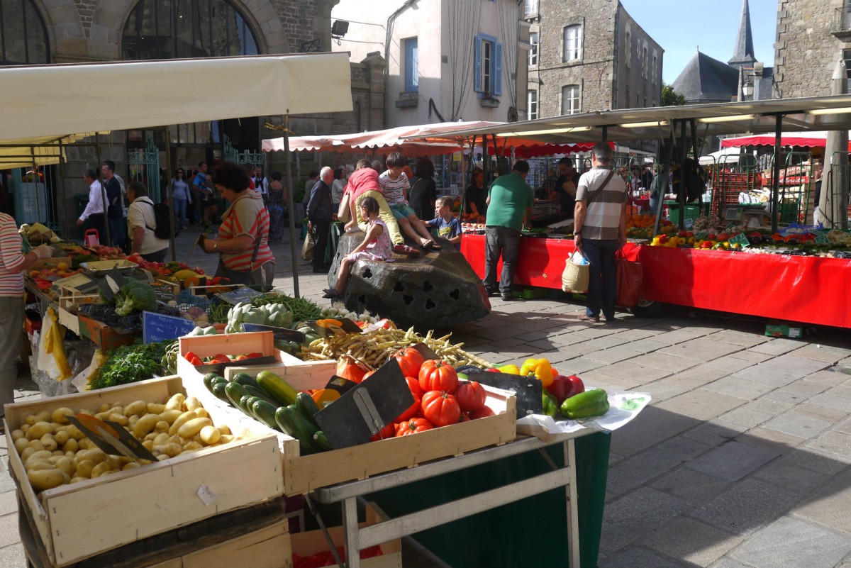 Marché de Guérande au cœur de la cité médiévale - Mairie de Guérande