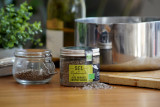 Boutique en ligne - boite sel aux herbes aromatiques 150g - L'Atelier du sel - Office de tourisme La Baule-Presqu'île de Guérande