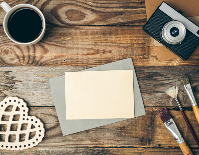 Atelier de fabrication de cartes postales