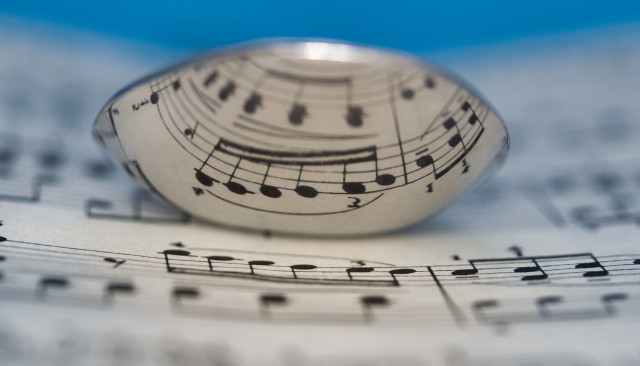 Inauguration du marché de Noël des associations avec le Bagad de la Presqu'île - Le Pouliguen