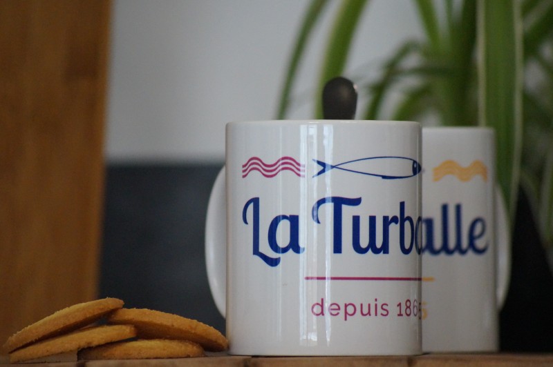 Boutique en ligne - Mug La Turballe 1865 rose - Office de tourisme La Baule Presqu'île de Guérande