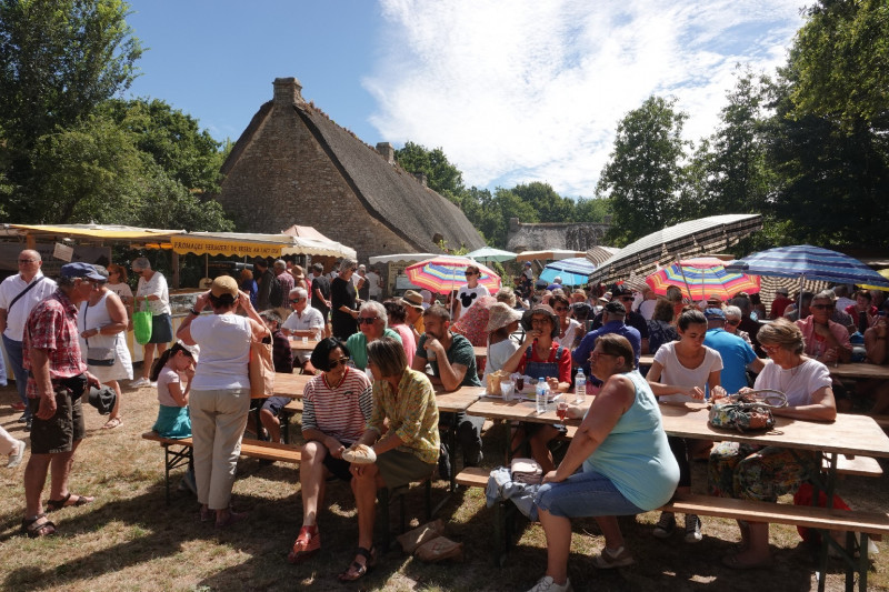 Marché du terroir à Kerhinet - Parc Naturel Régional de Brière et association Terroirs 44