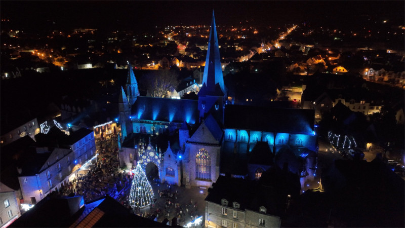 Noël by Light - Marche aux lumières et déambulation musicale - Guérande - © Ville de Guérande Noël by Light - Marche aux lumières et déambulation musicale - Guérande