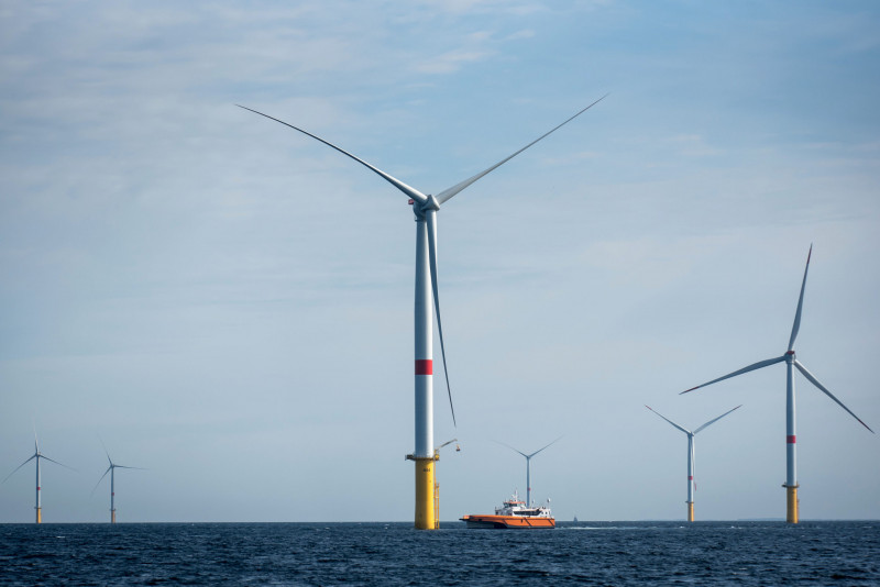 Visite de la base de maintenance du parc en mer à la turballe