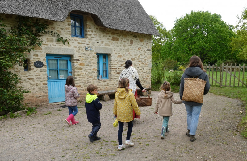 Visite guidée famille 'Les lutins et le roseau d'or' - Kerhinet