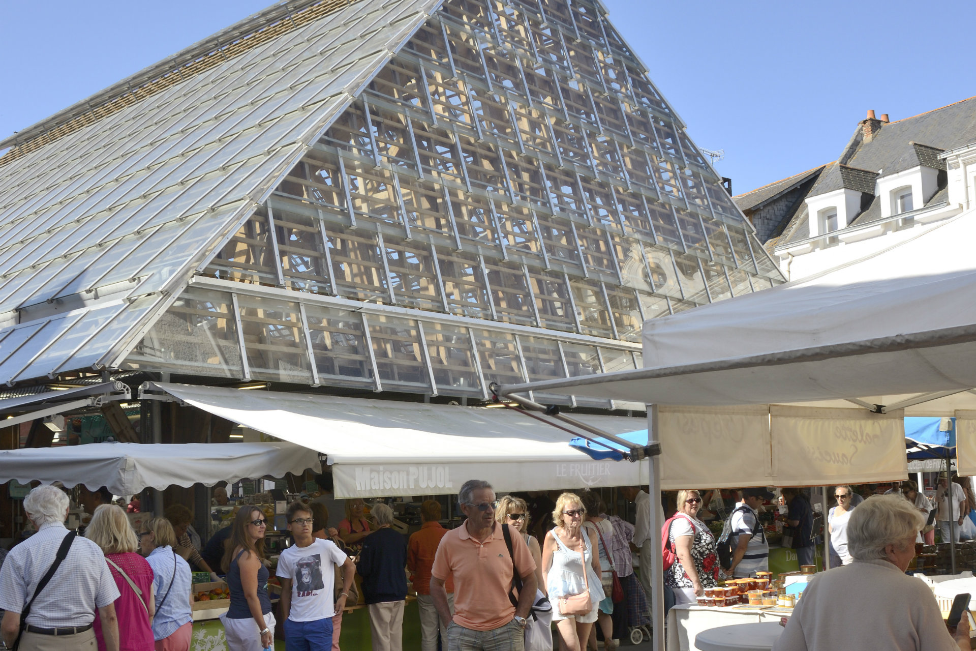 Place des Halles au Pouliguen - © Patrick Gérard