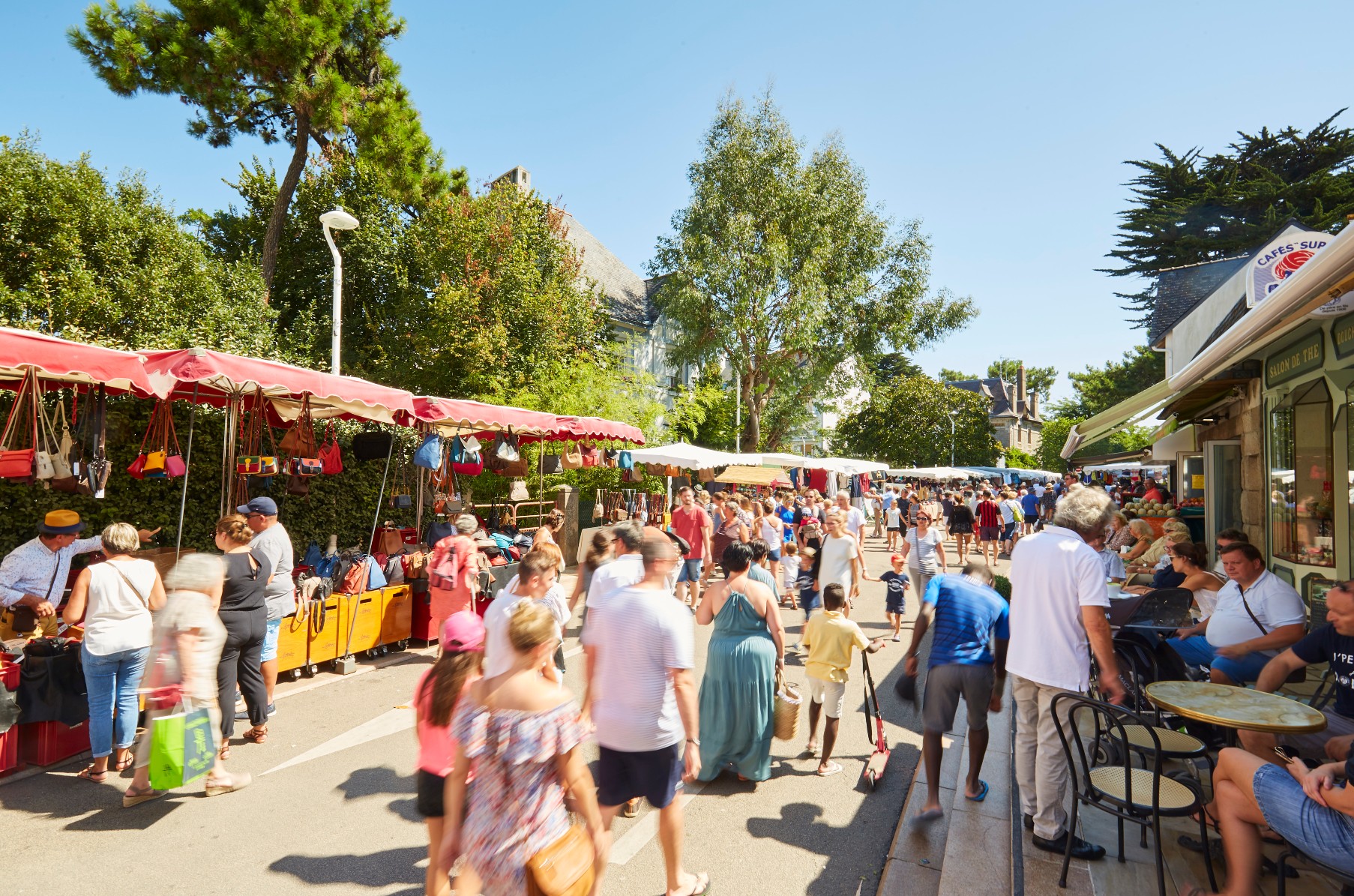 Shopping in La Baule - Market Place - © Alexandre Lamoureux